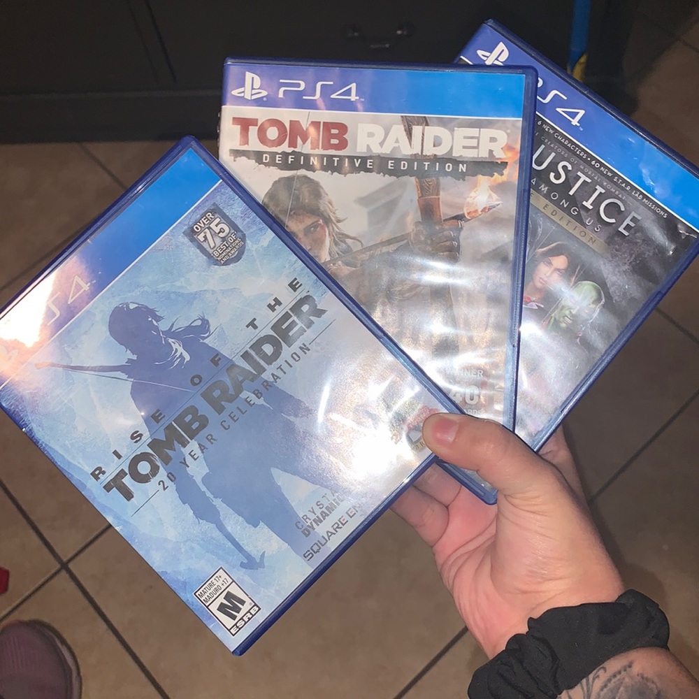 video games for ps4 console! Injustice,Tomb raider, Rise of the tomb Raider.